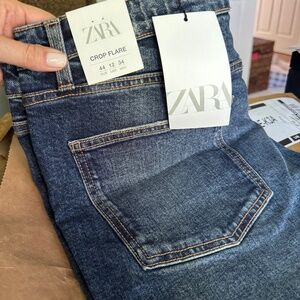 Zara TRF MID-RISE FLARE CROPPED JEANS